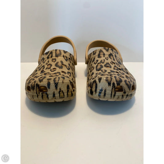 Sandals Flats By Crocs In Animal Print, Size: 11