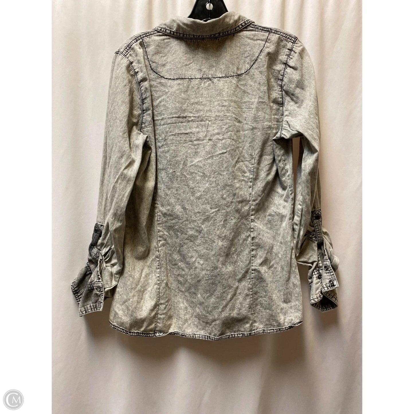 Top Long Sleeve By Maurices In Grey, Size: L