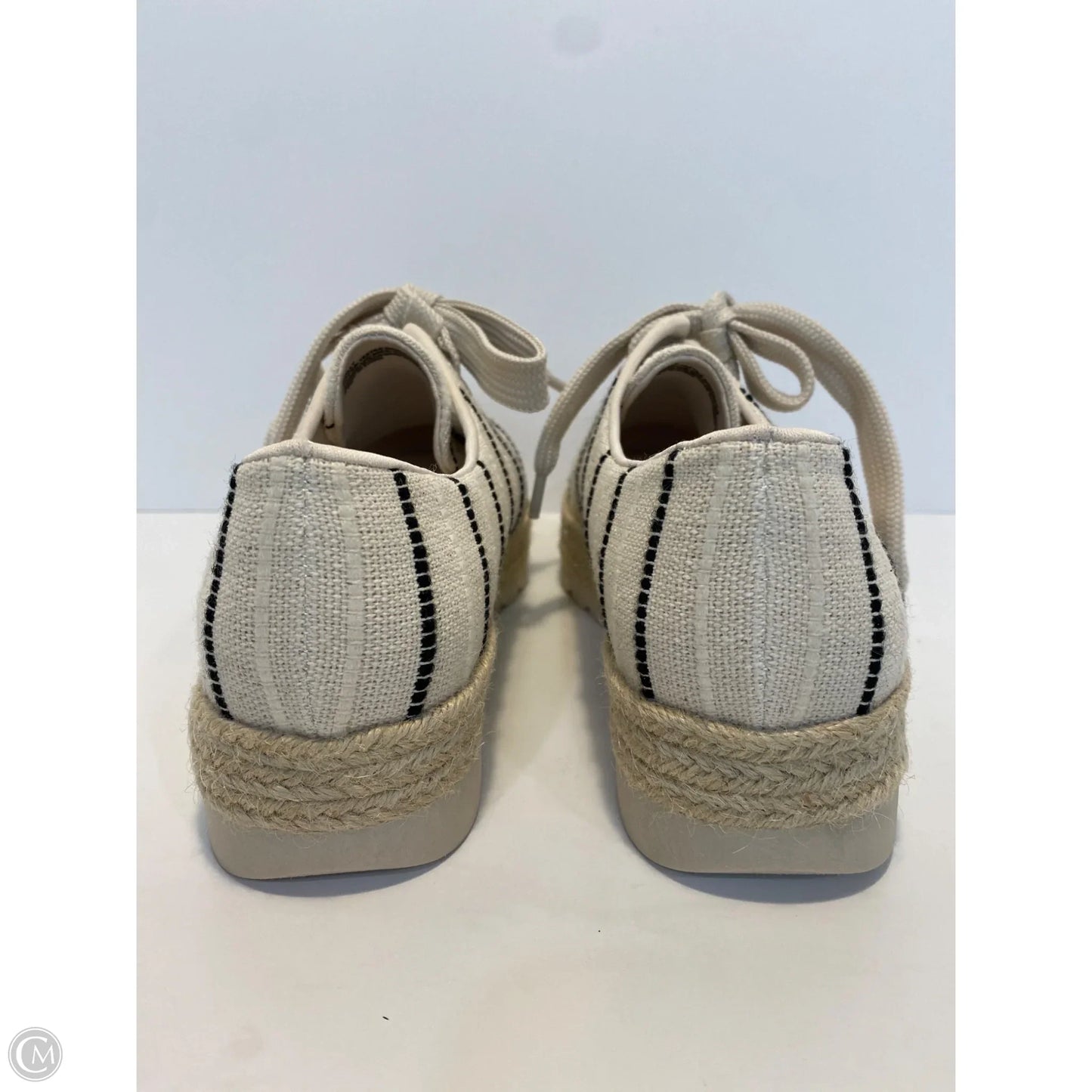 Shoes Sneakers By Crown And Ivy In Tan, Size: 8.5