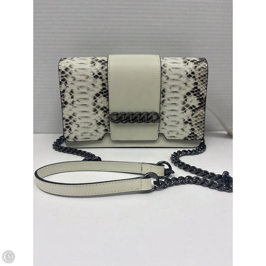 Crossbody By Clothes Mentor, Size: Medium