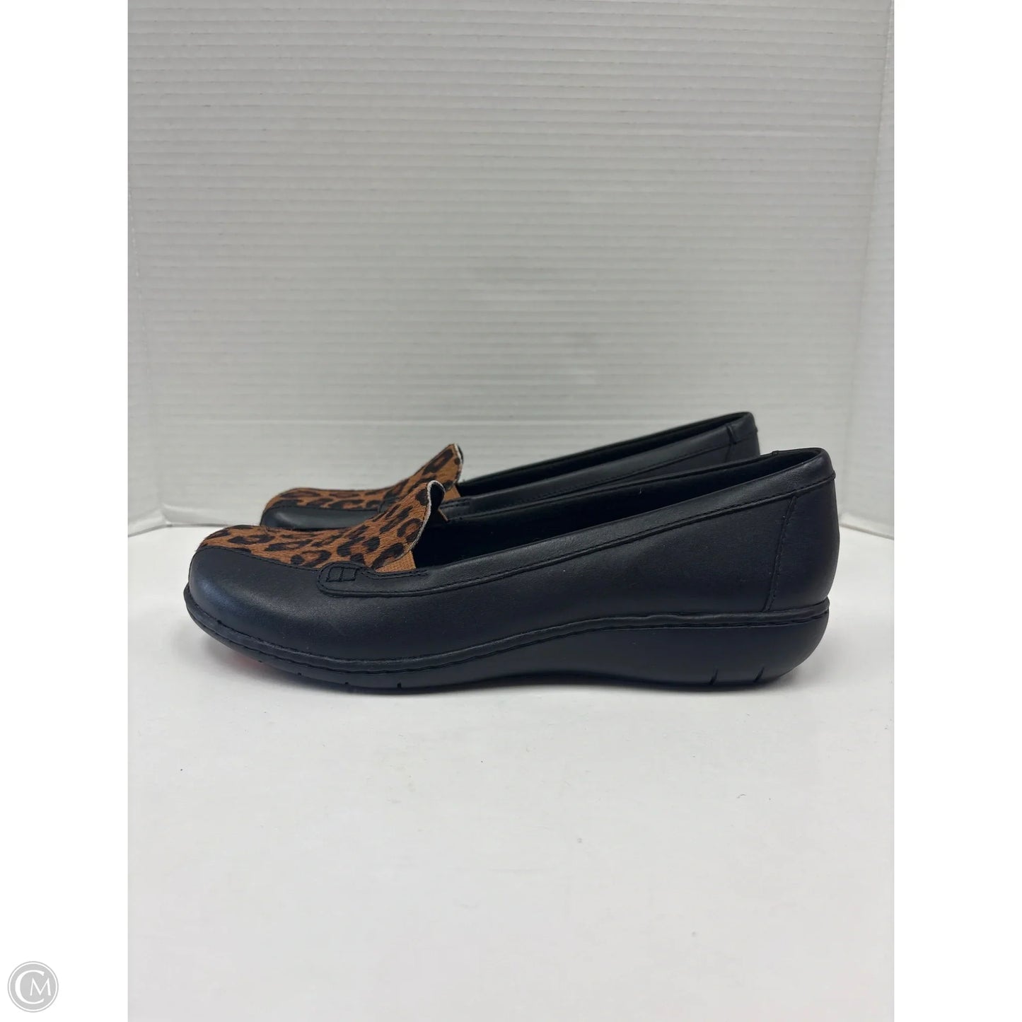 Shoes Flats By Clarks In Animal Print, Size: 9