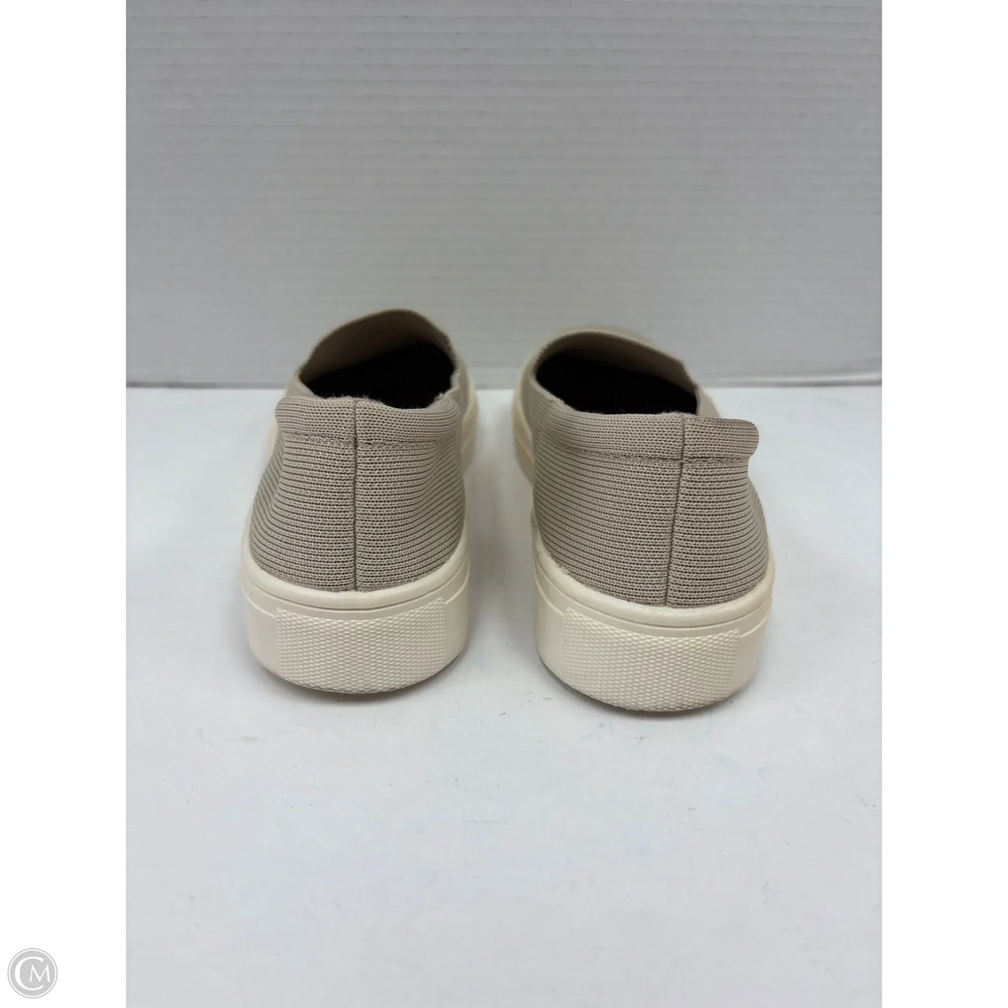 Shoes Sneakers By Old Navy In Tan, Size: 6