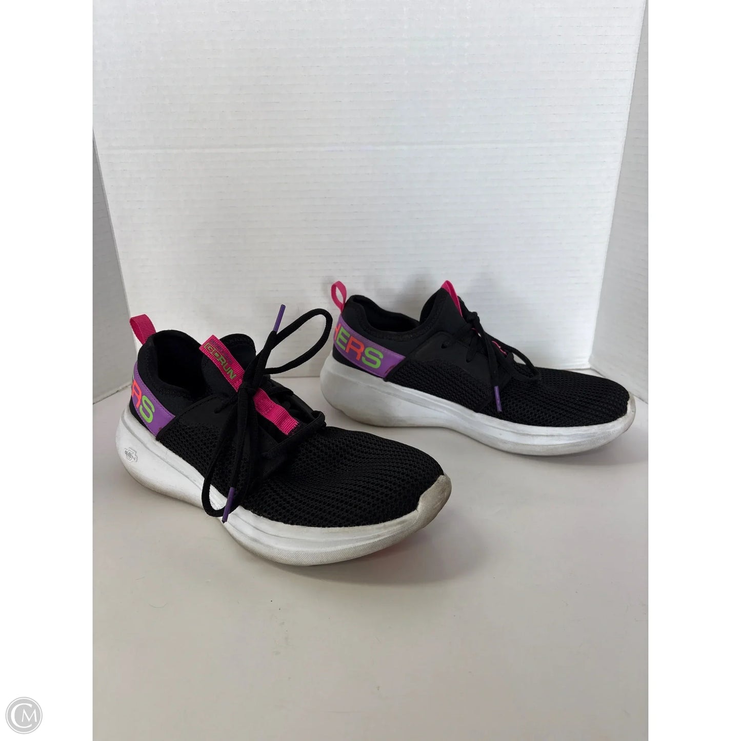 Shoes Athletic By Skechers In Black, Size: 7.5