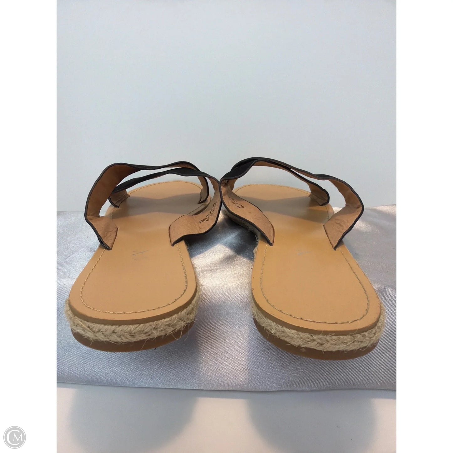 Sandals Flats By Clothes Mentor In Black, Size: 8