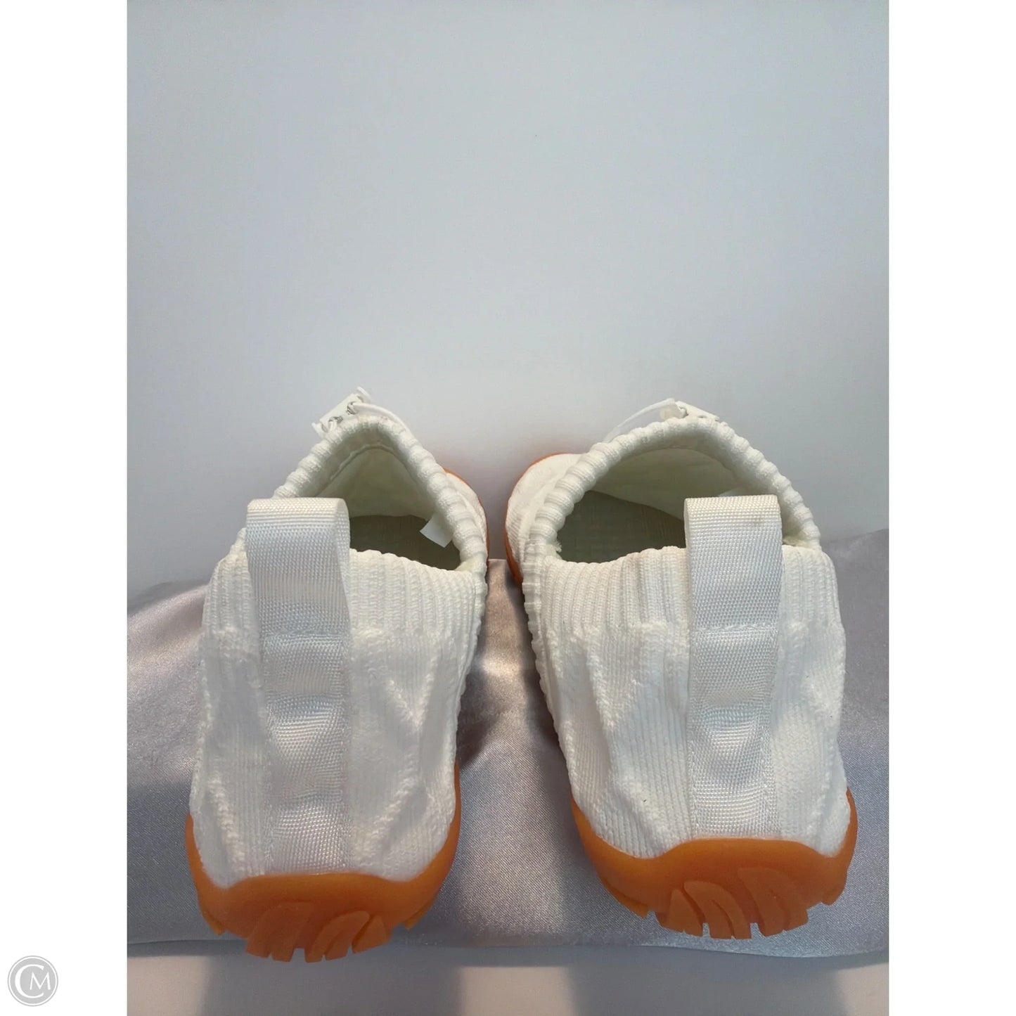 Shoes Flats By Clothes Mentor In White, Size: 8.5