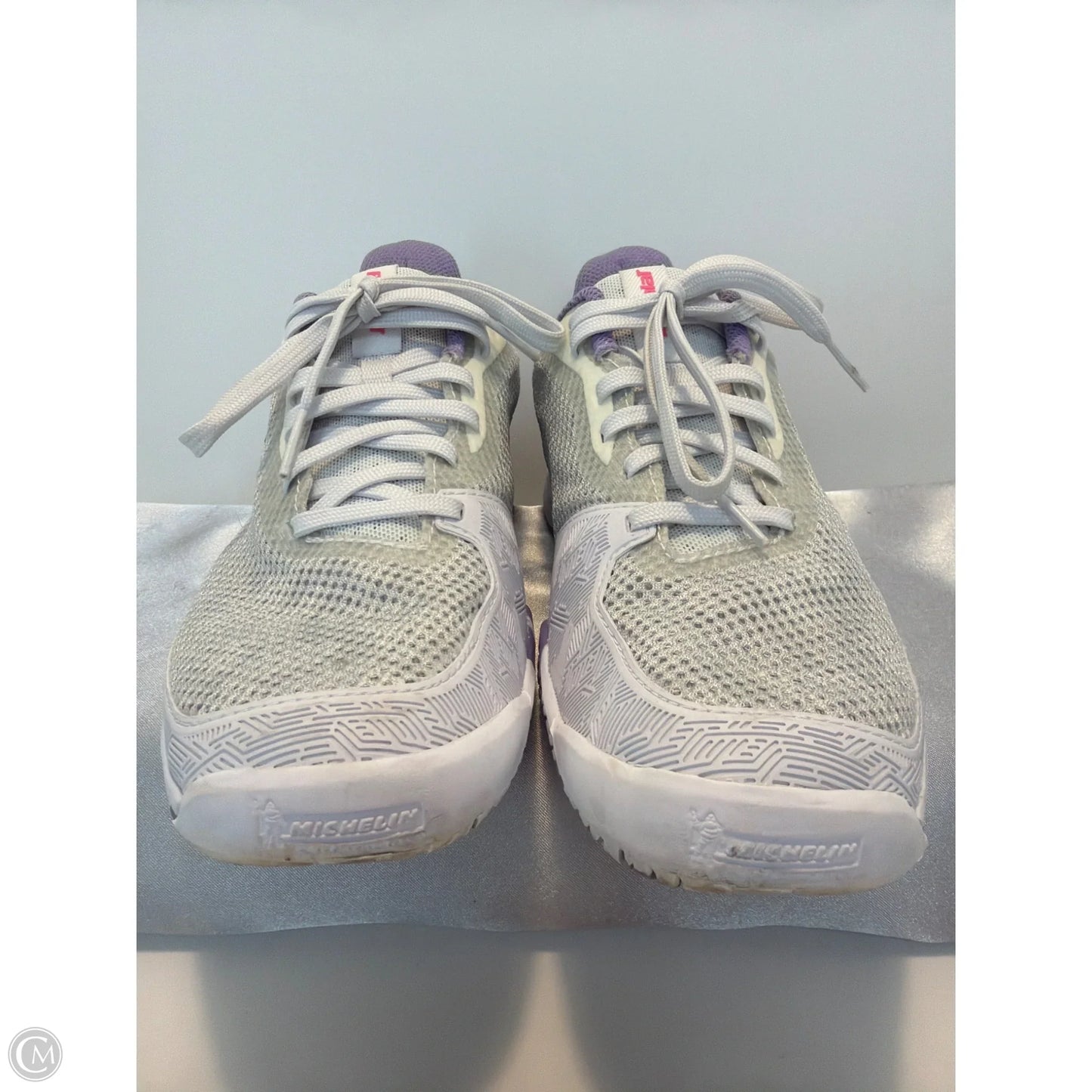 Shoes Athletic By Clothes Mentor In White, Size: 6.5
