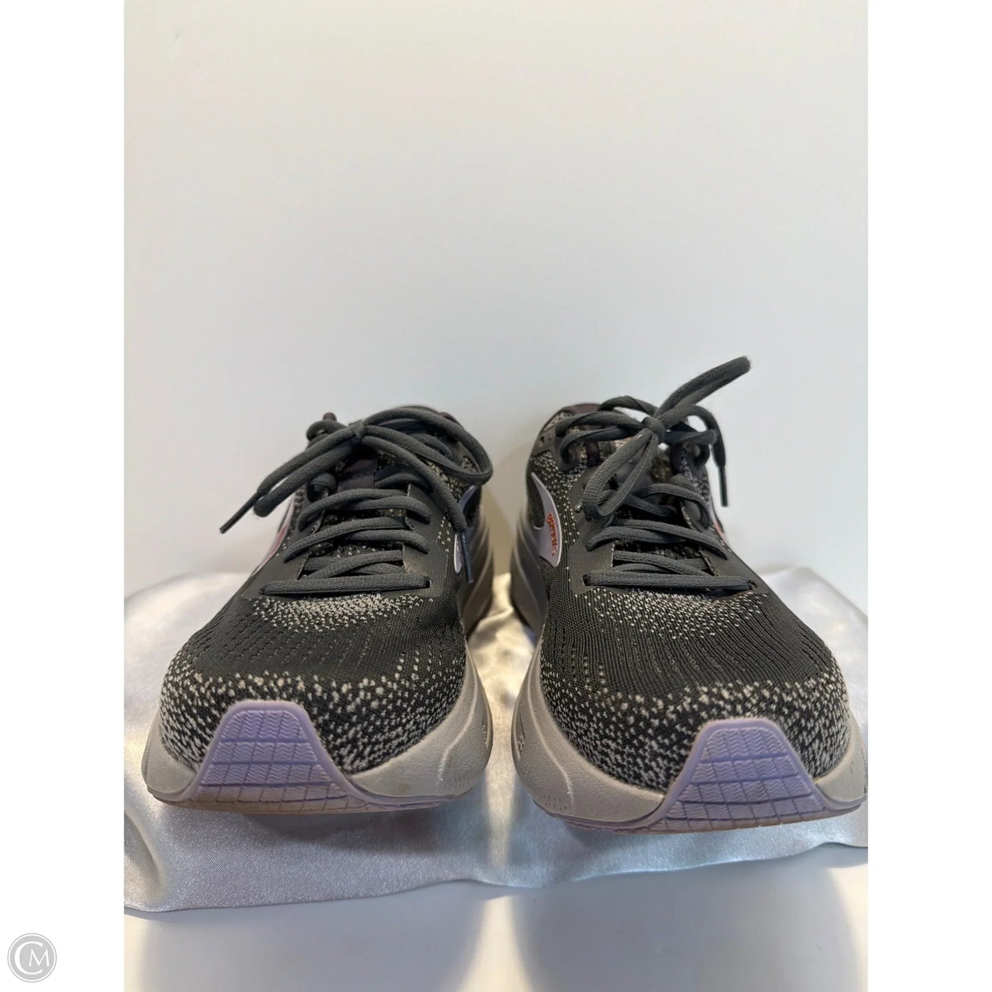 Shoes Athletic By Brooks In Grey, Size: 8.5