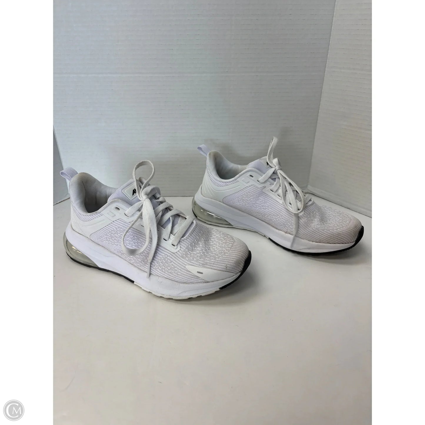 Shoes Athletic By Avia In White, Size: 8