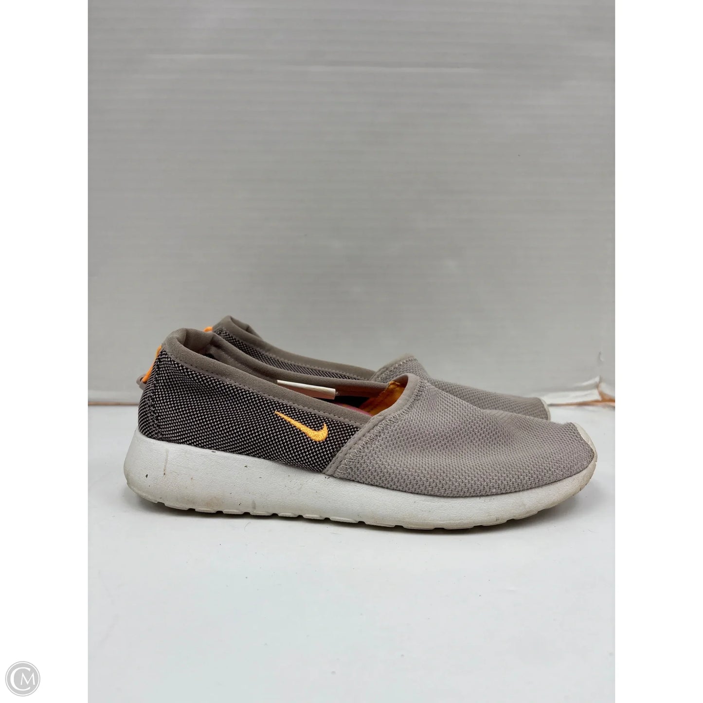 Shoes Athletic By Nike In Tan, Size: 8