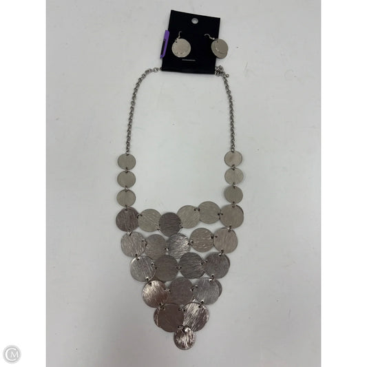 Necklace Statement By Clothes Mentor, Size: 02 Piece Set