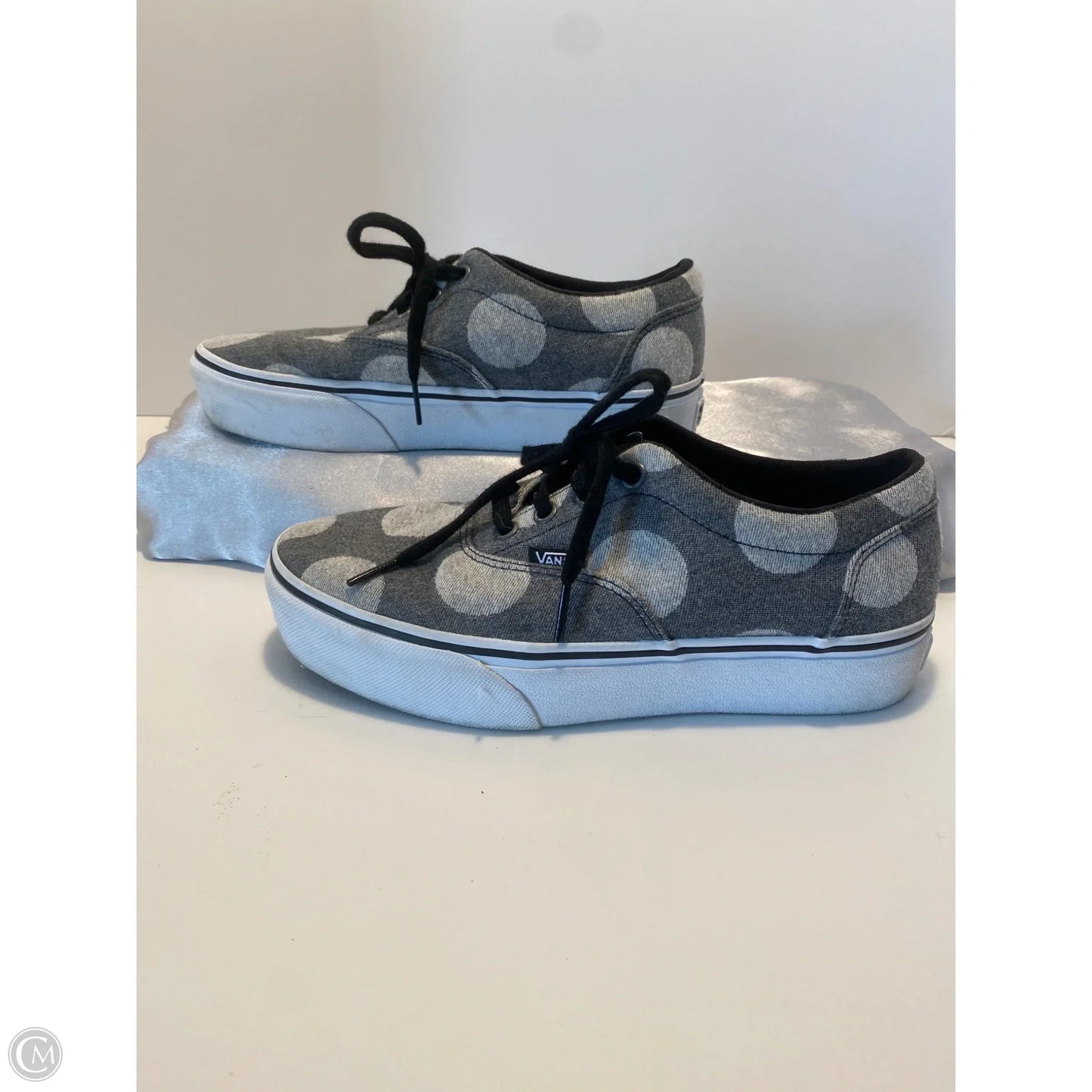 Shoes Sneakers By Vans In Grey, Size: 7.5