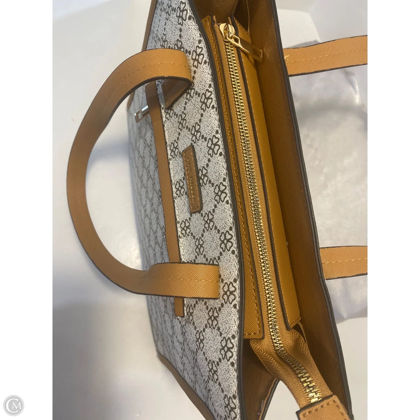 Handbag By Clothes Mentor, Size: Medium