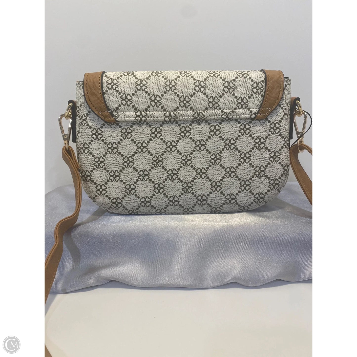 Crossbody By Clothes Mentor, Size: Medium