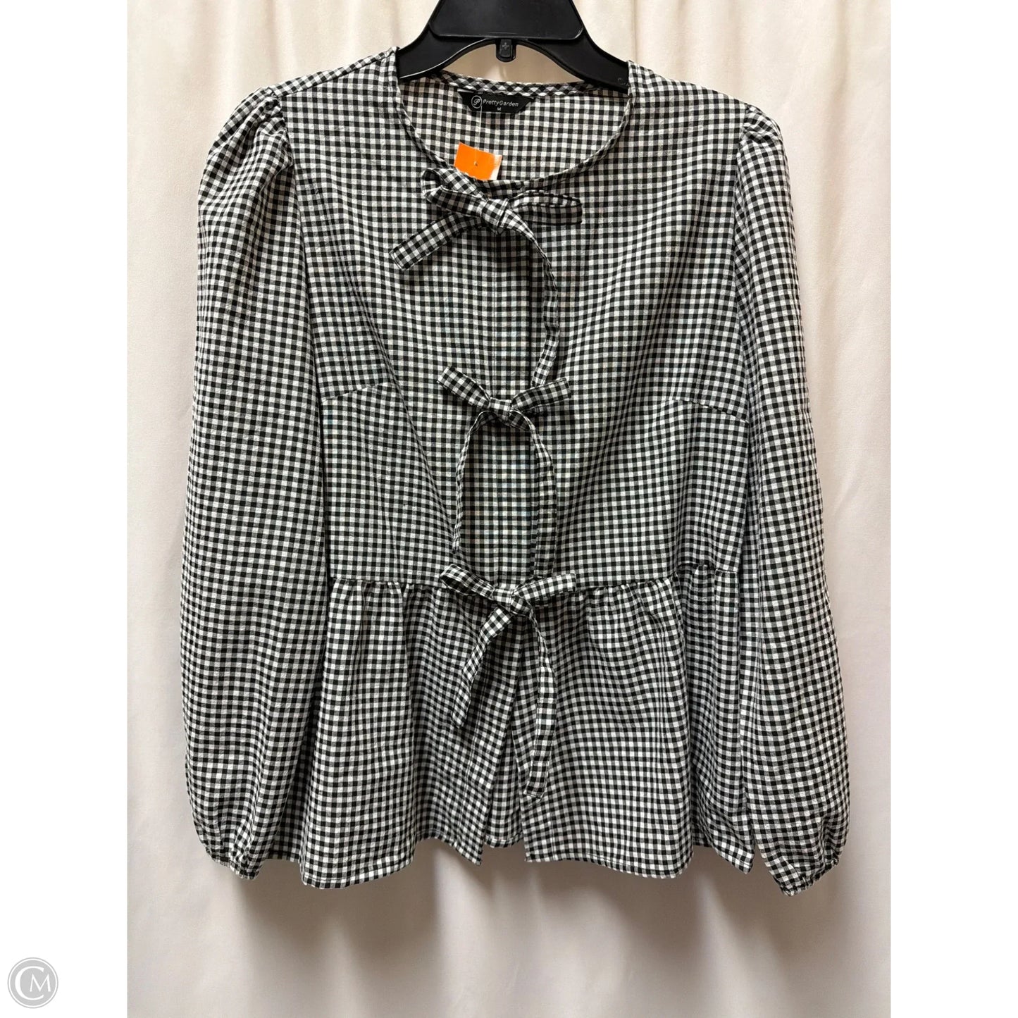 Top Long Sleeve By Clothes Mentor In Black & White, Size: M