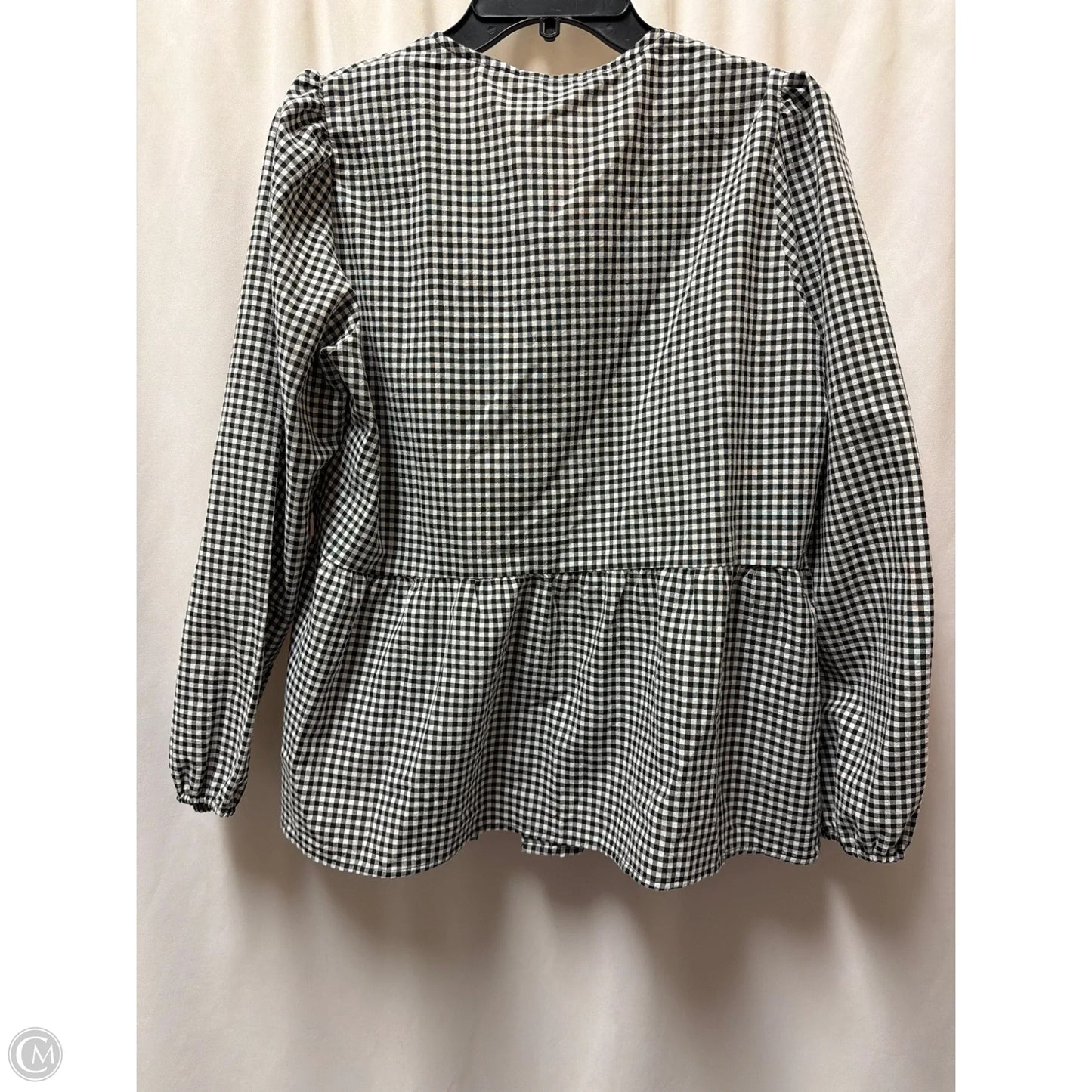 Top Long Sleeve By Clothes Mentor In Black & White, Size: M