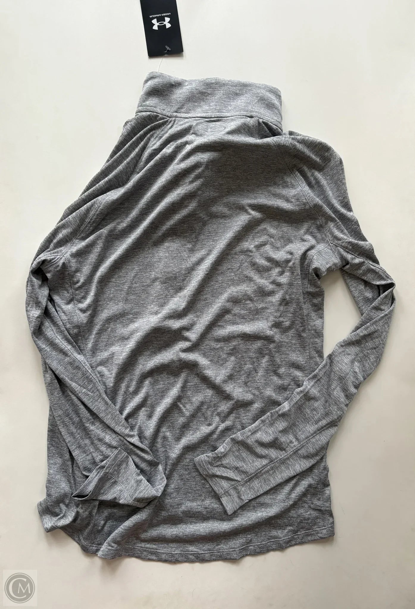 Athletic Top Long Sleeve Collar By Under Armour In Grey, Size: L