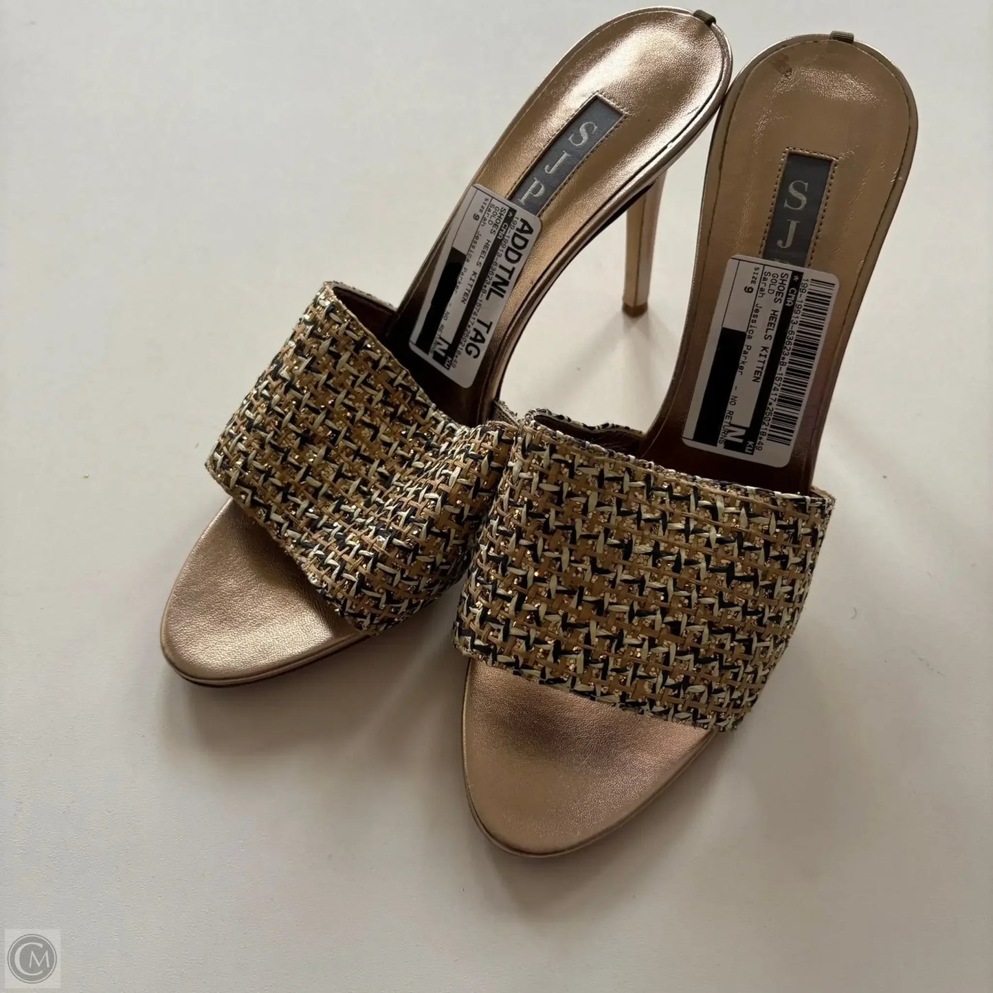 Shoes Heels Kitten By Sarah Jessica Parker In Gold, Size: 9