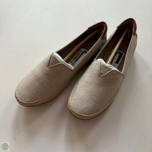Shoes Flats By Clarks In Grey, Size: 9.5