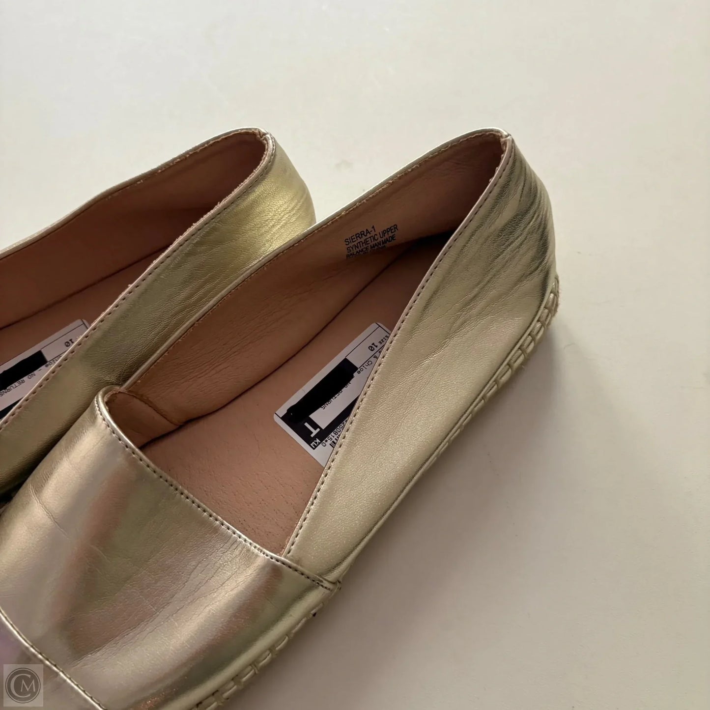 Shoes Flats By Chase & Chloe In Gold, Size: 10