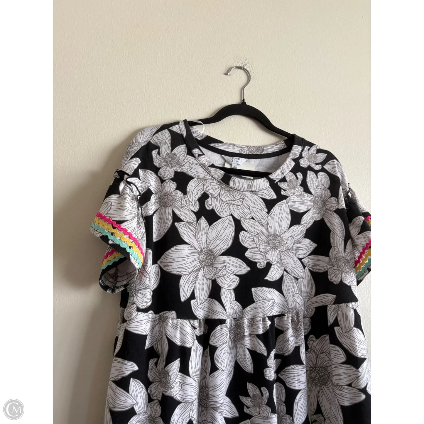 Dress Casual Short By Crown And Ivy In Black, Size: M