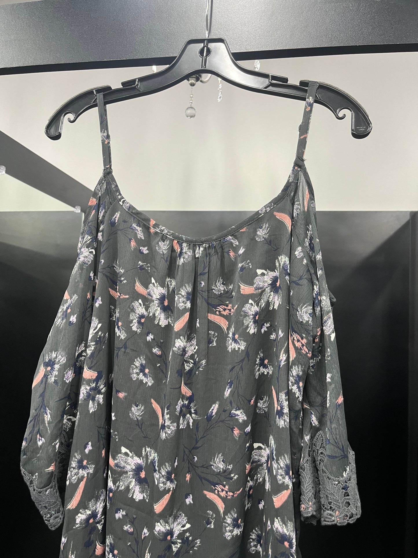 Grey Top 3/4 Sleeve Maurices, Size M