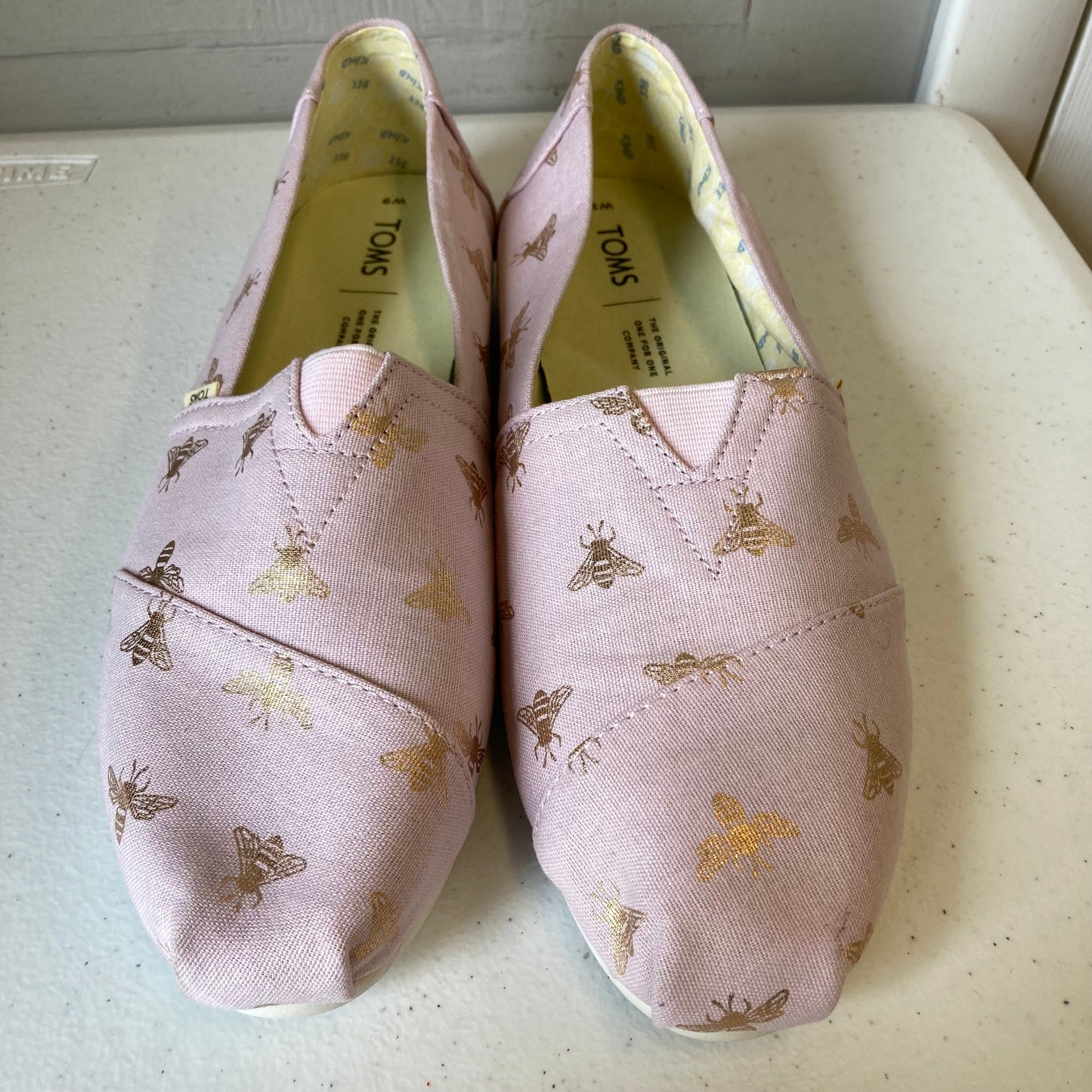 Shoes Sneakers By Toms In Pink, Size:9