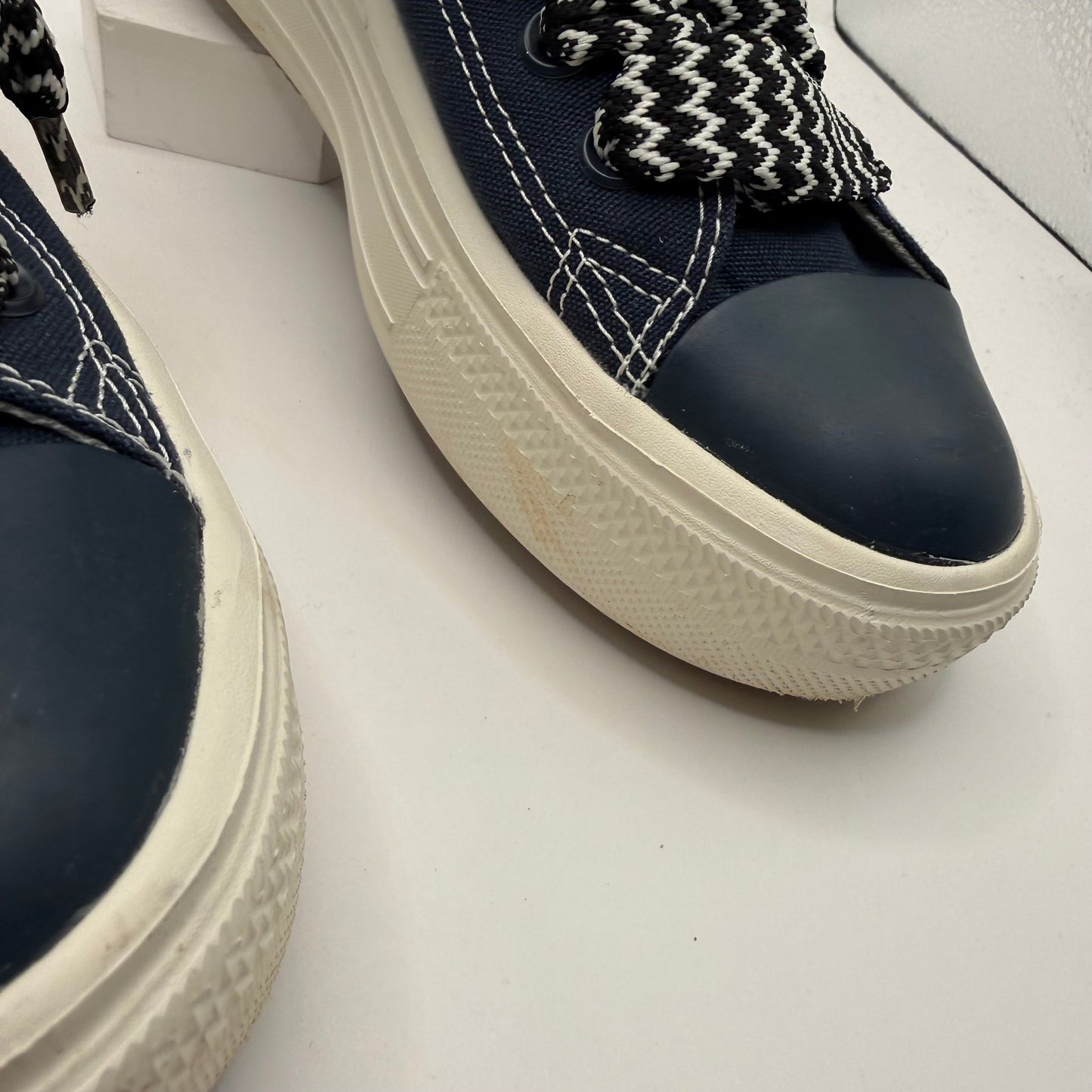 Shoes Sneakers Platform By Converse In Navy, Size: 7