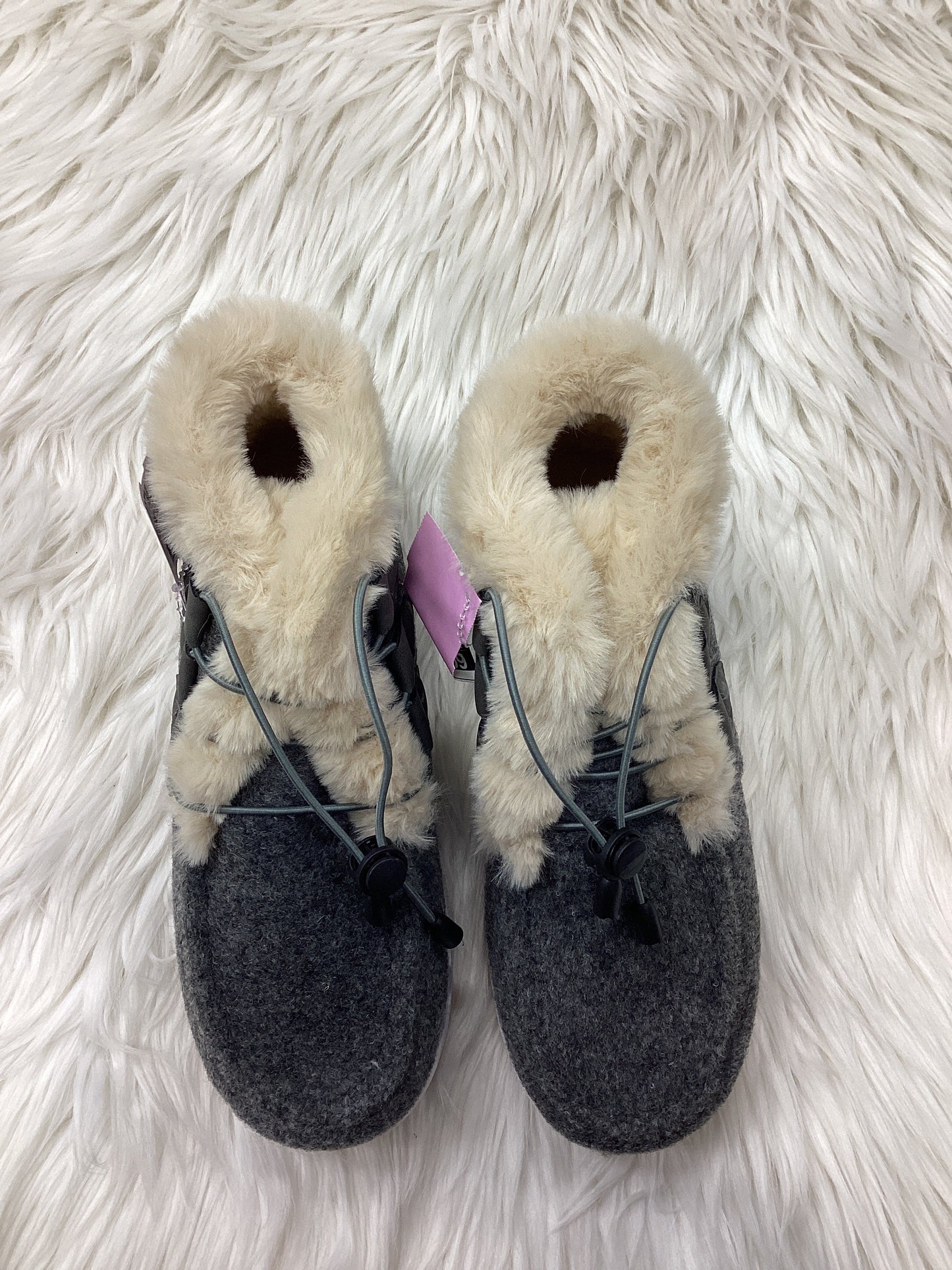Shoes Flats By Clothes Mentor In Grey, Size:7.5