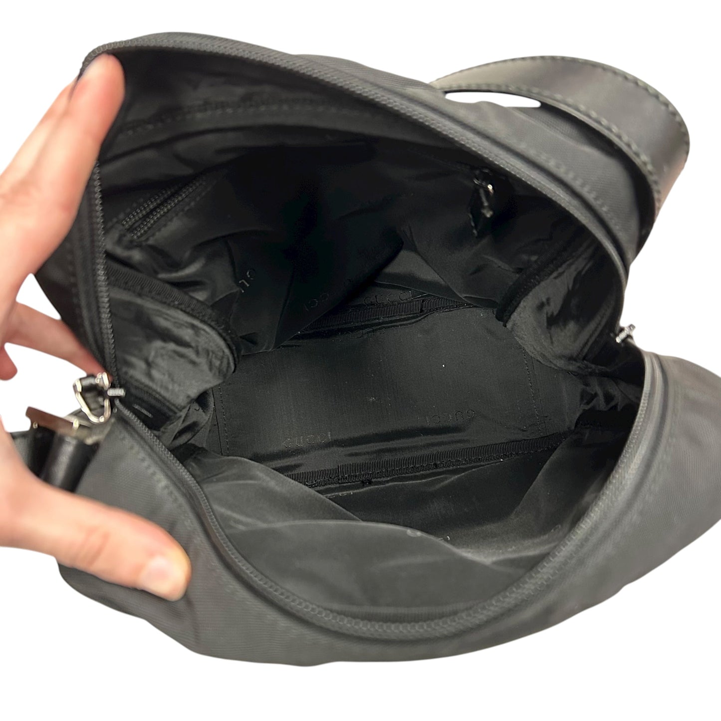 Crossbody Luxury Designer By Gucci, Size: Medium