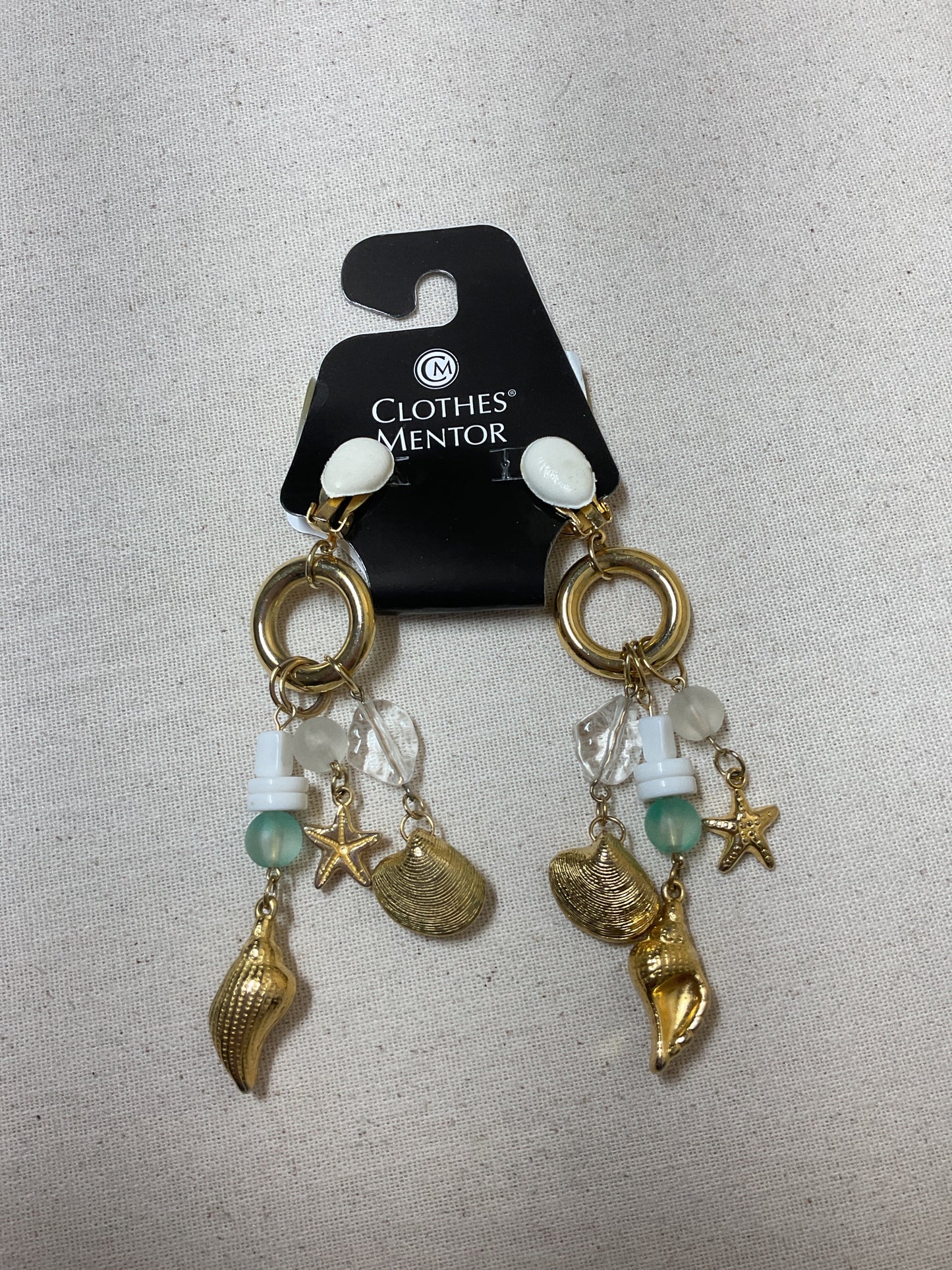 Earrings Clip By Cmf In Gold & White