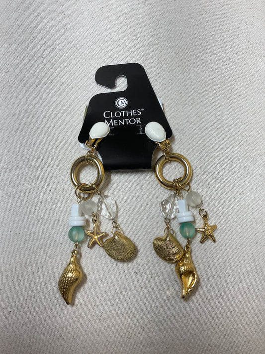 Earrings Clip By Cmf In Gold & White