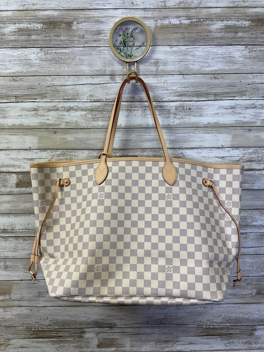 Handbag Luxury Designer By Louis Vuitton In Grey & White, Size:Large