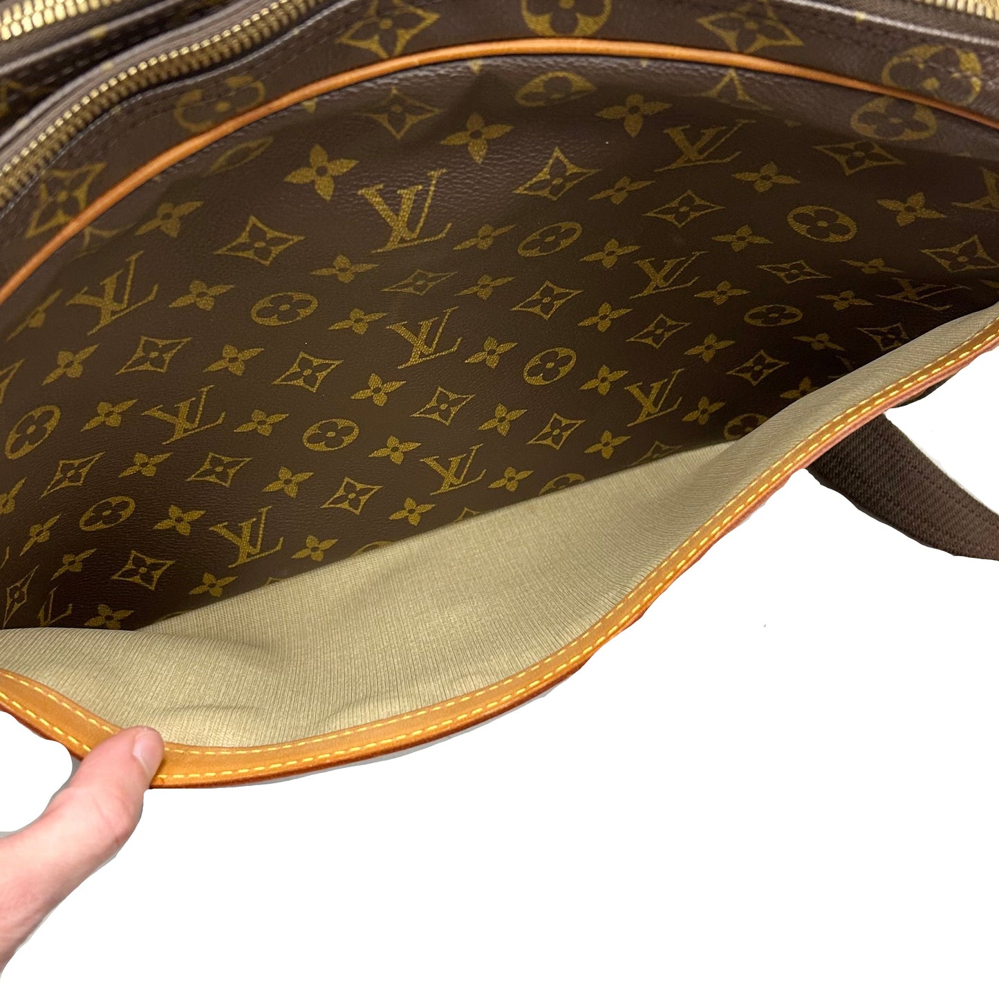 Laptop Bag Luxury Designer By Louis Vuitton, Size: Medium