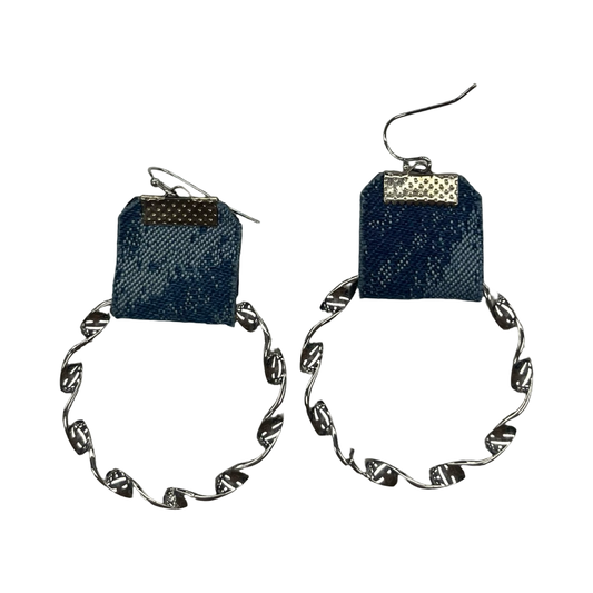 Earrings Dangle/Drop By Clothes Mentor In Blue & Silver