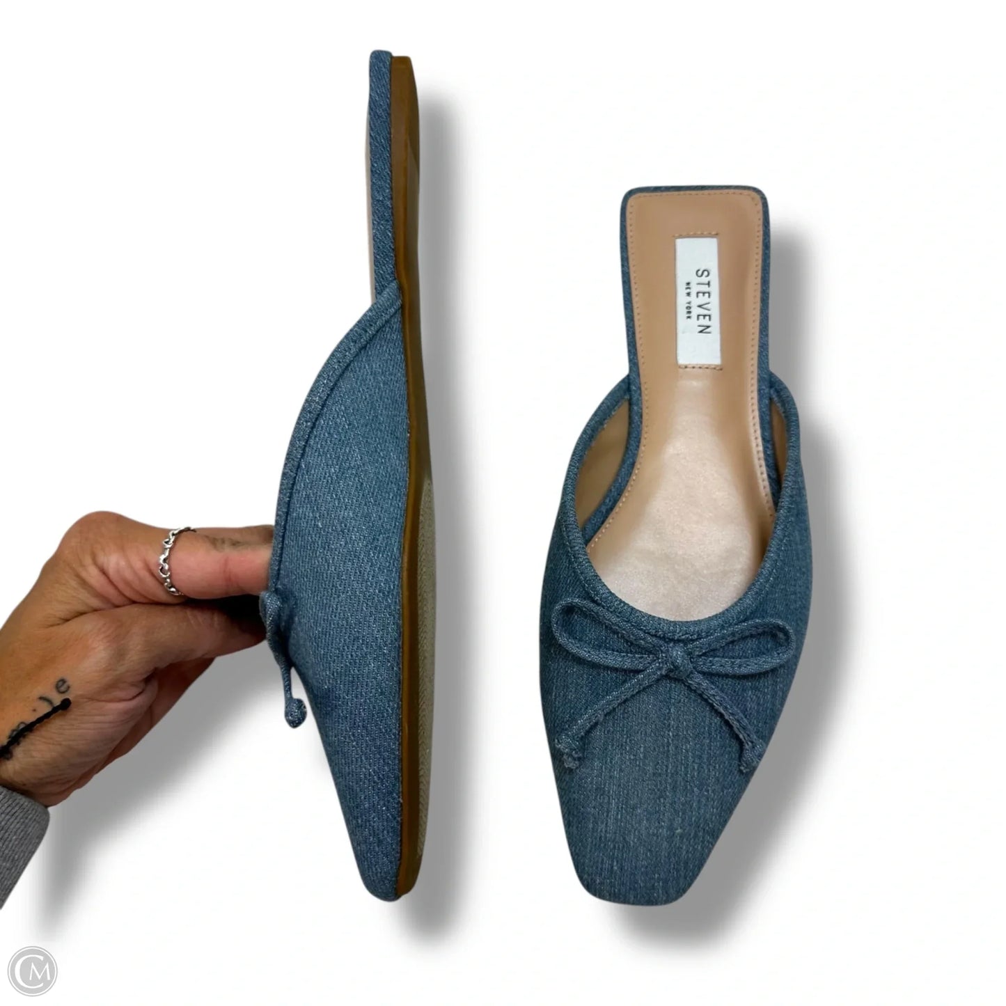 Shoes Flats By Clothes Mentor In Blue Denim, Size: 8
