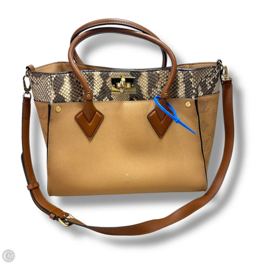 Handbag Luxury Designer By Louis Vuitton, Size: Medium