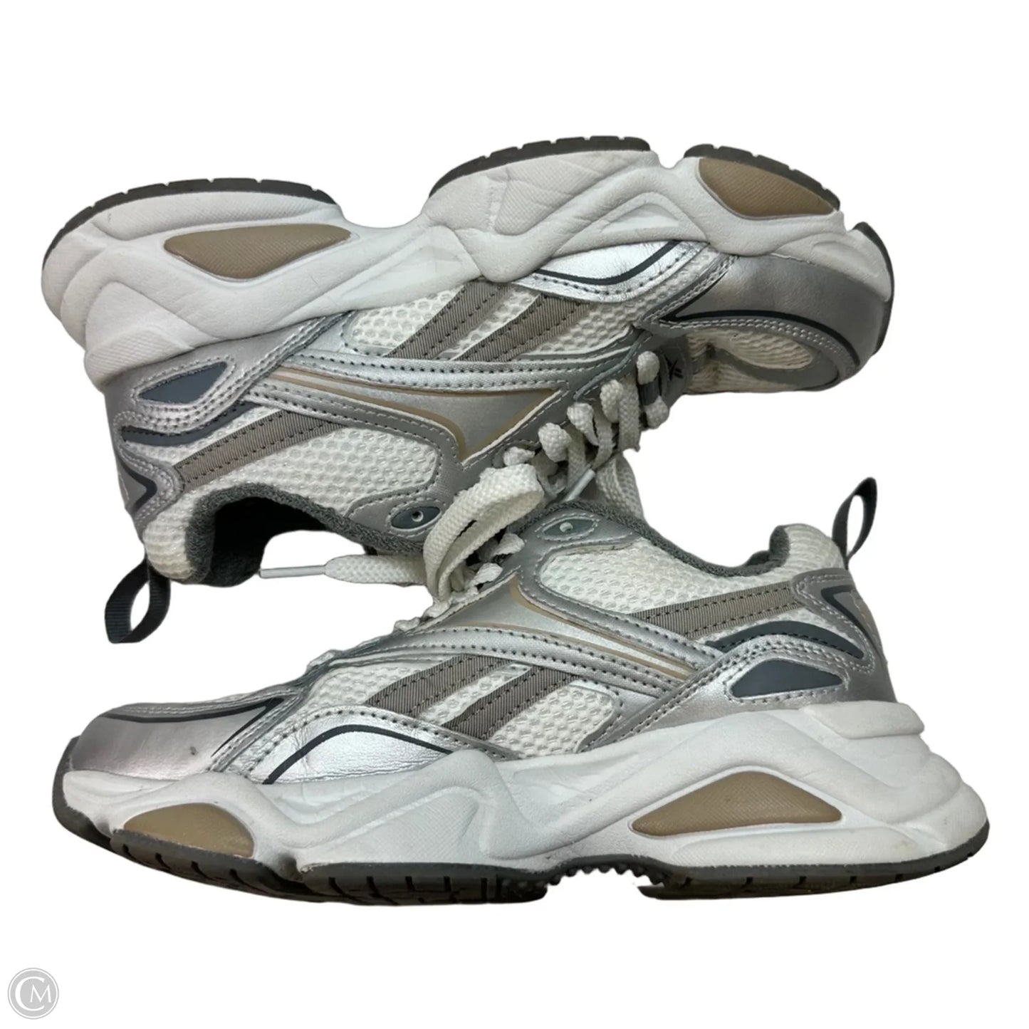 Shoes Sneakers By Reebok In Silver & White, Size: 8