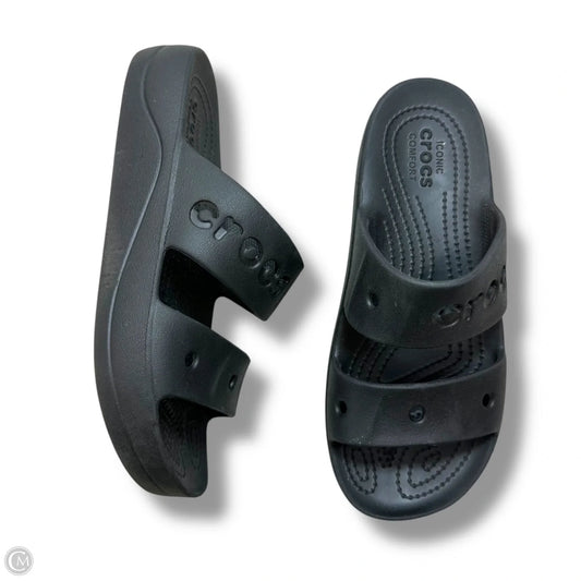 Sandals Flats By Crocs In Black, Size: 7