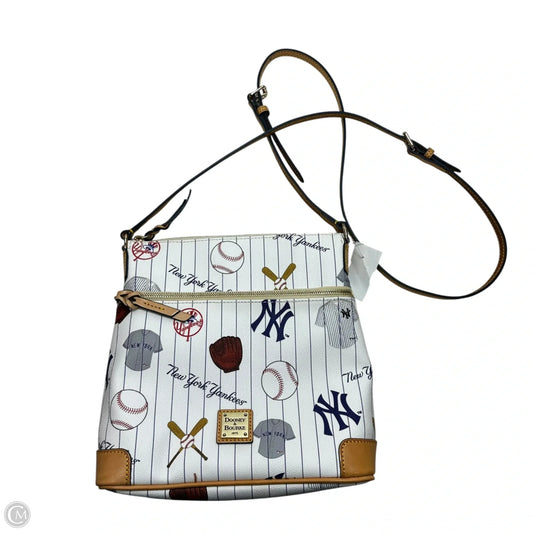 New York Yankees baseball Crossbody Designer By Dooney And Bourke, Size: Medium