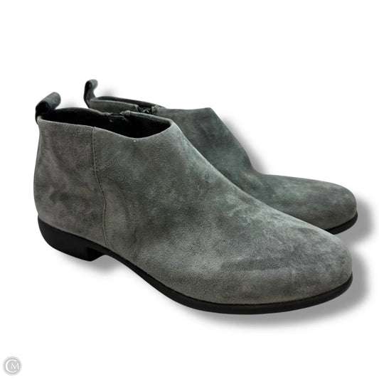 Boots Ankle Flats By Aerosoles In Grey, Size: 7