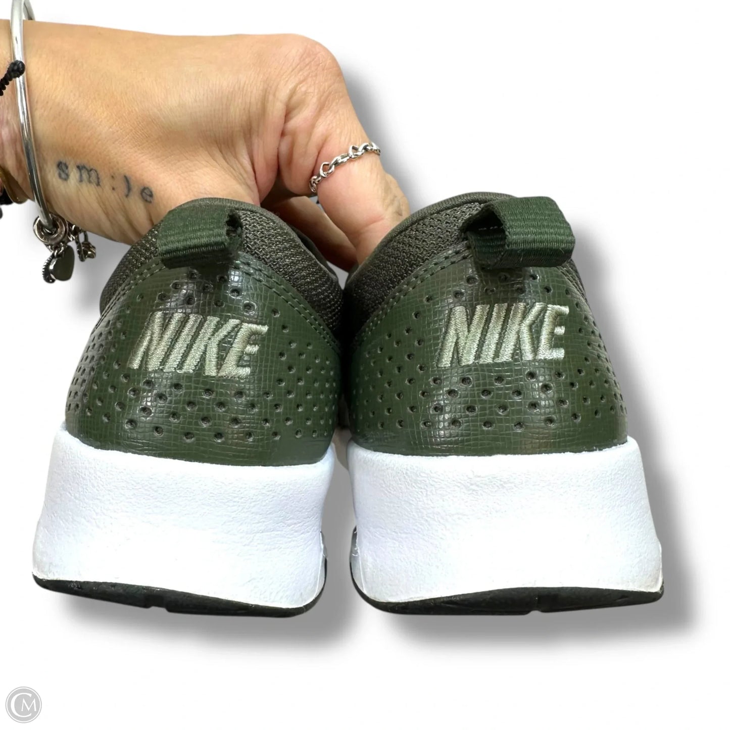 Shoes Sneakers By Nike In Green, Size: 8