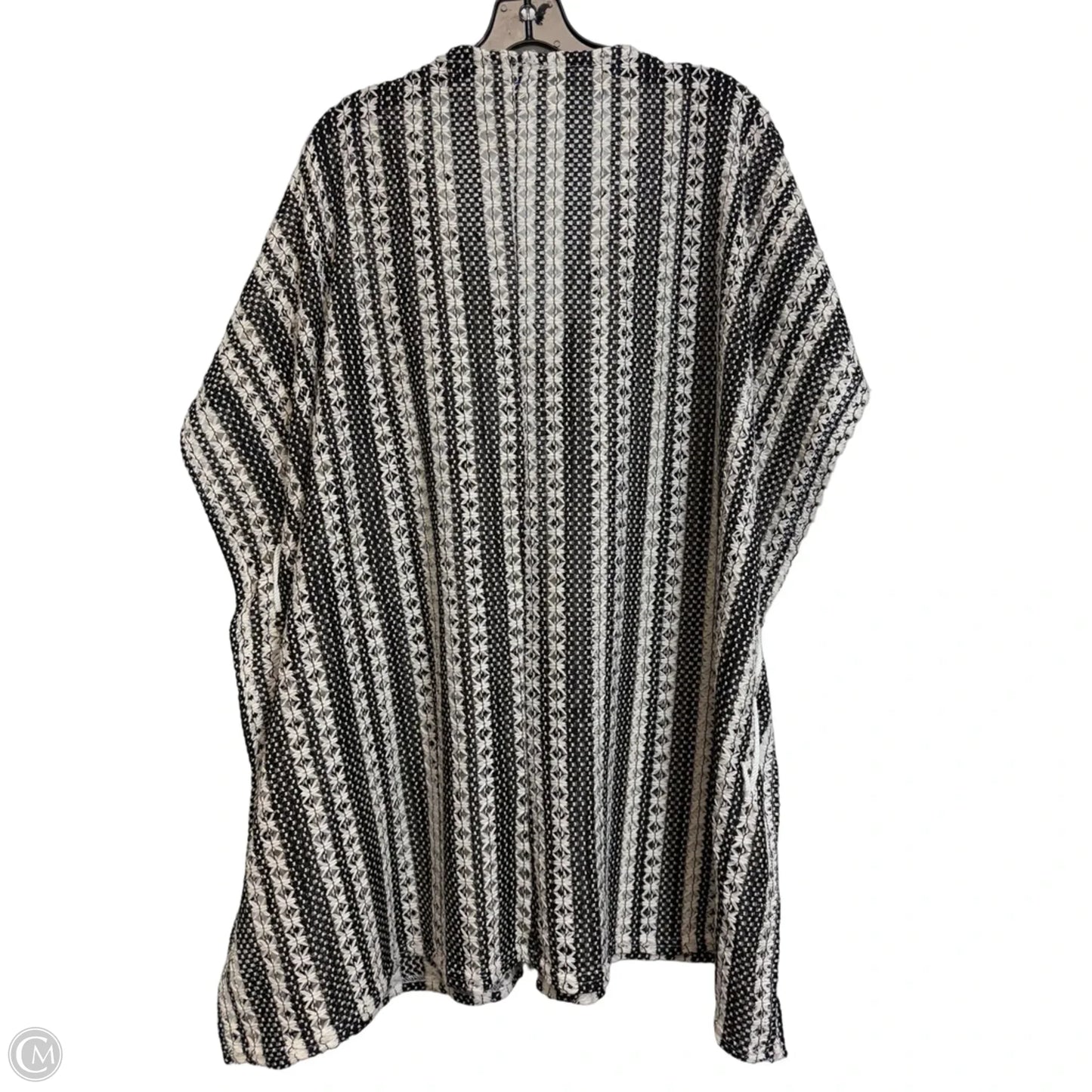 Swimwear Cover-up By Clothes Mentor In Black & White, Size: Osfm