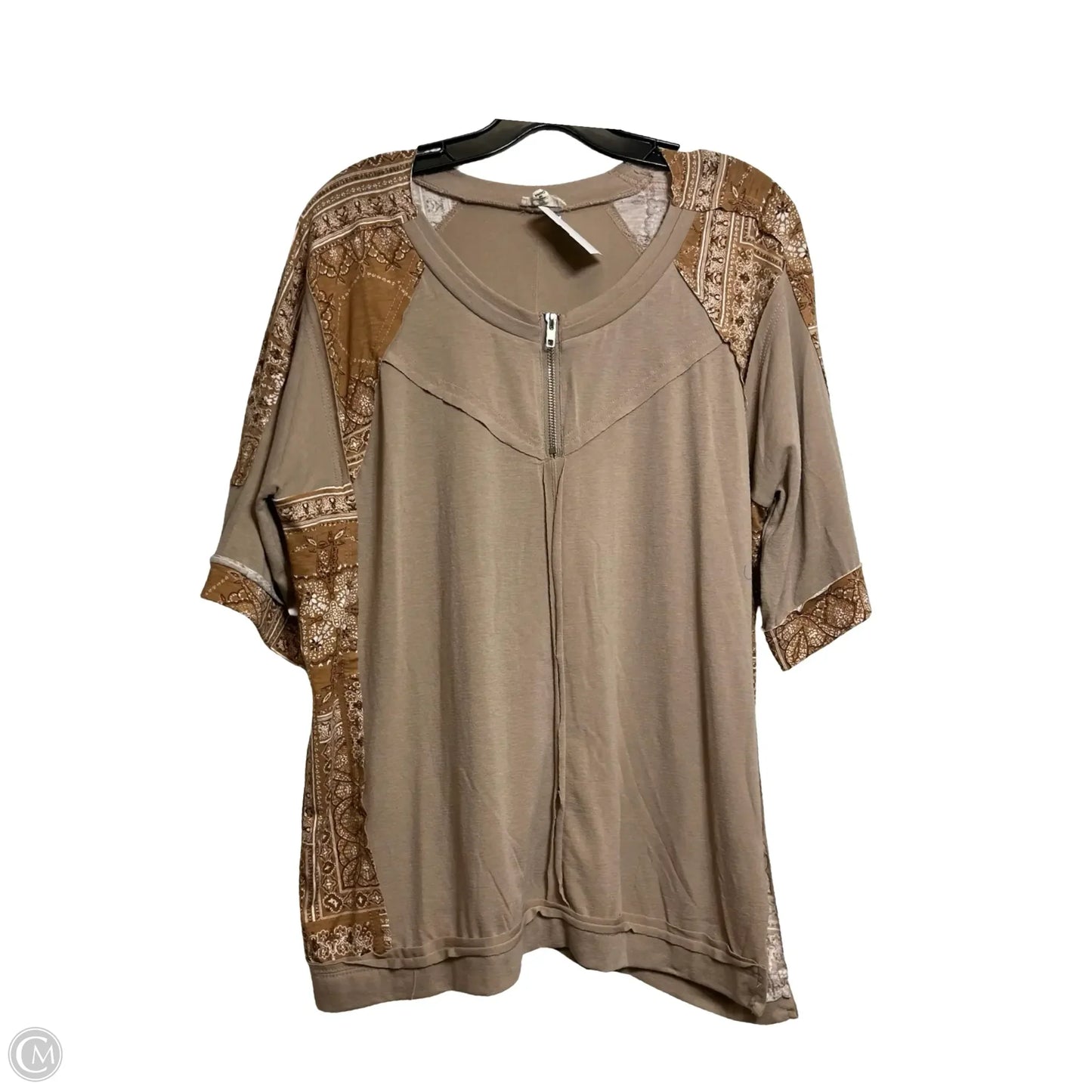 Top Short Sleeve By Pol In Tan, Size: S