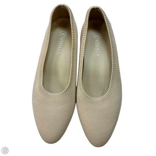 Shoes Flats By Vivaia In Beige, Size: