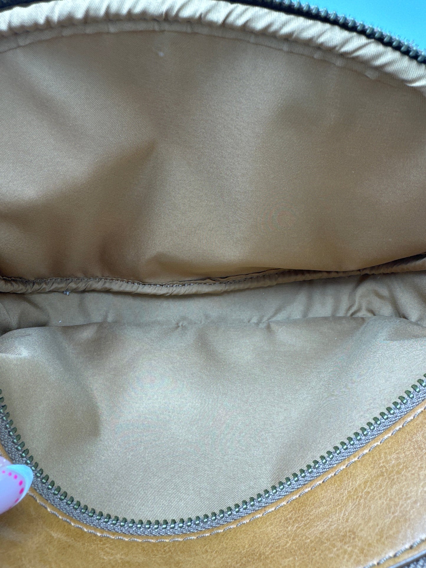 Crossbody By Fossil, Size: Medium