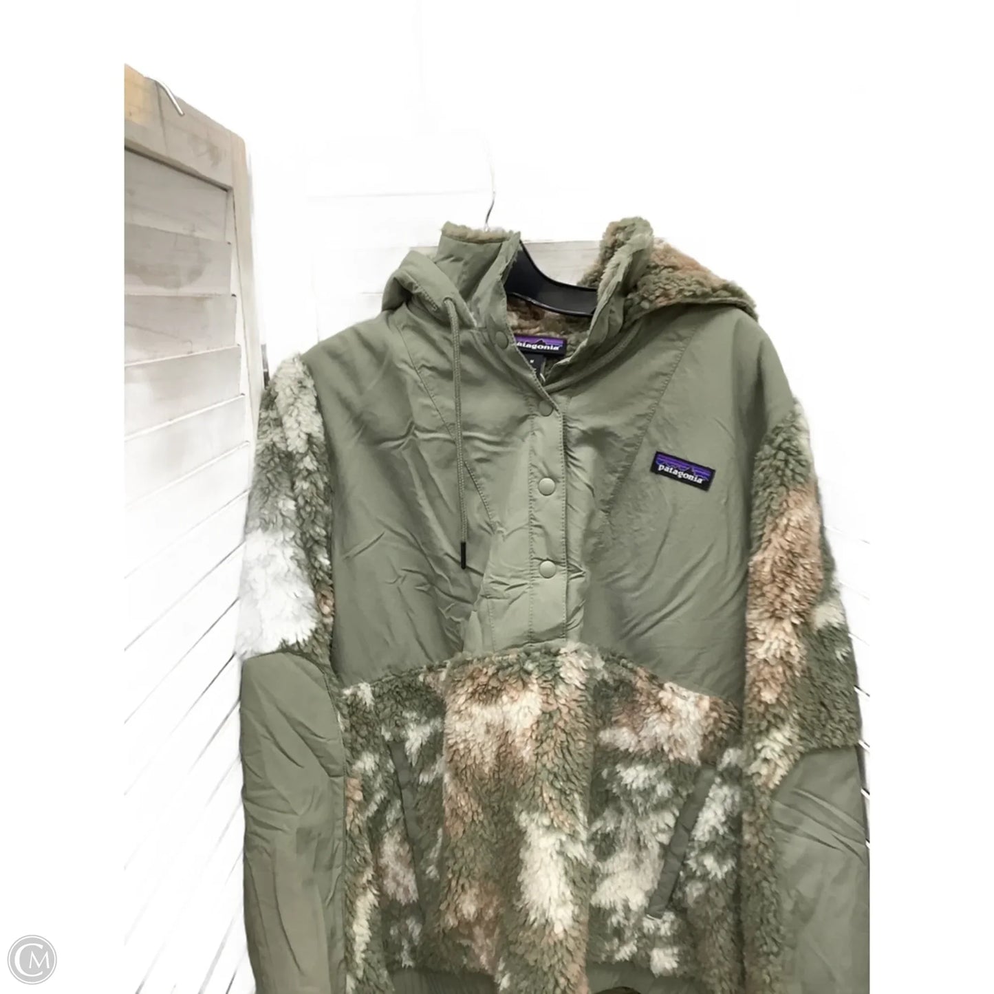 Sweatshirt Hoodie By Patagonia In Green, Size: M