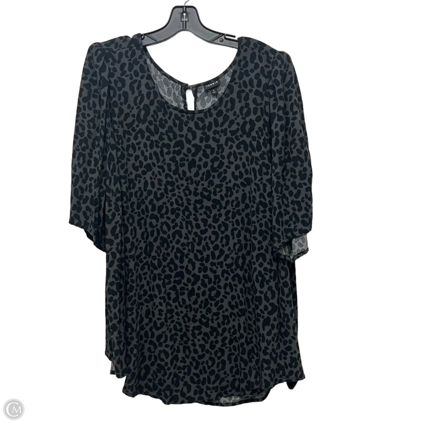 Top Short Sleeve By Torrid In Black & Grey, Size: 4x
