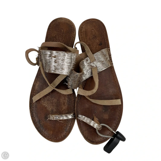 Sandals Flats By Freebird In Gold, Size: 10