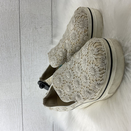Shoes Designer By Stella Mccartney In Cream, Size: 8.5