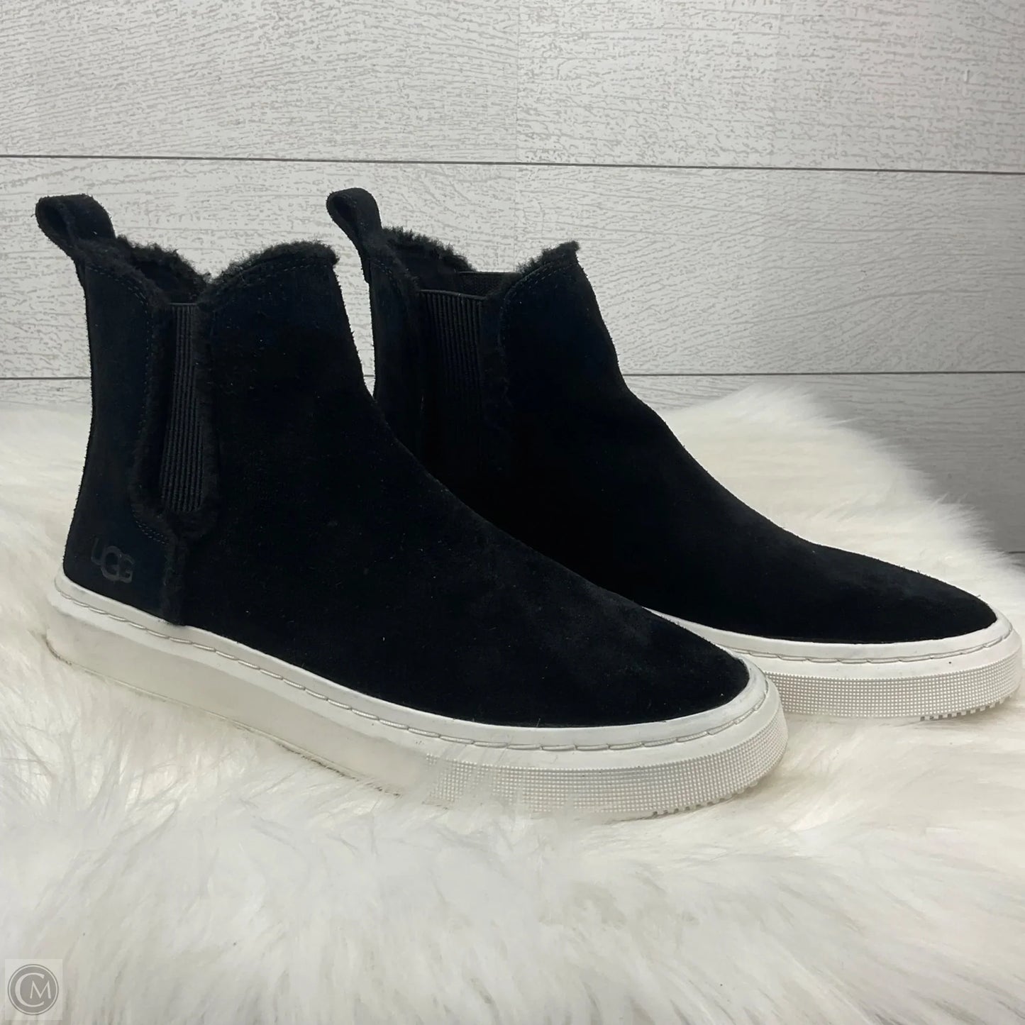 Boots Designer By Ugg In Black, Size: 8